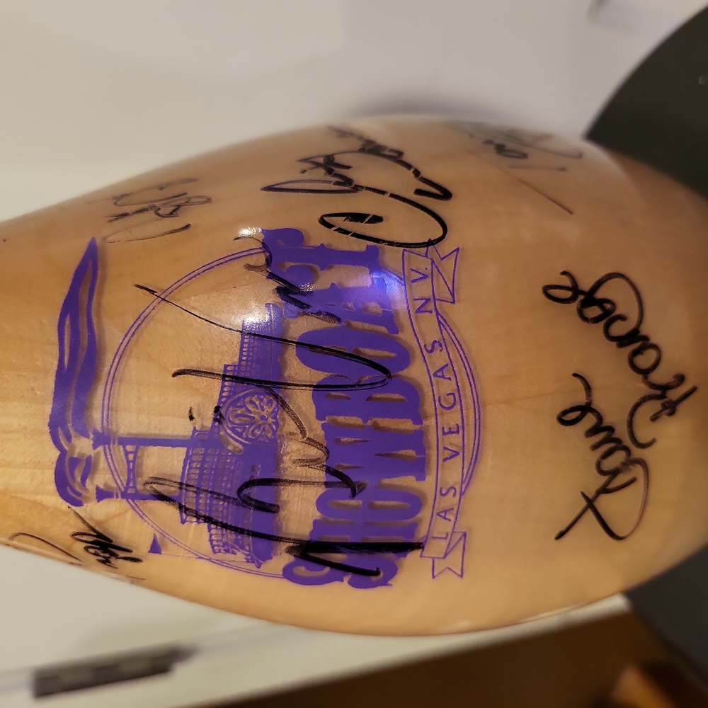 Showboat Las Vegas Hall of Fame Signed Bowling Pin 15" - Picture 9 of 14